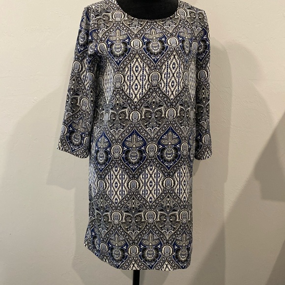 Dress - Picture 1 of 3